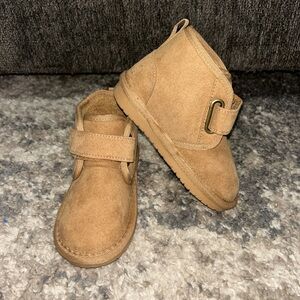 NWOT The Children’s Place Toddler Boys Teddy Boots Tan size 8